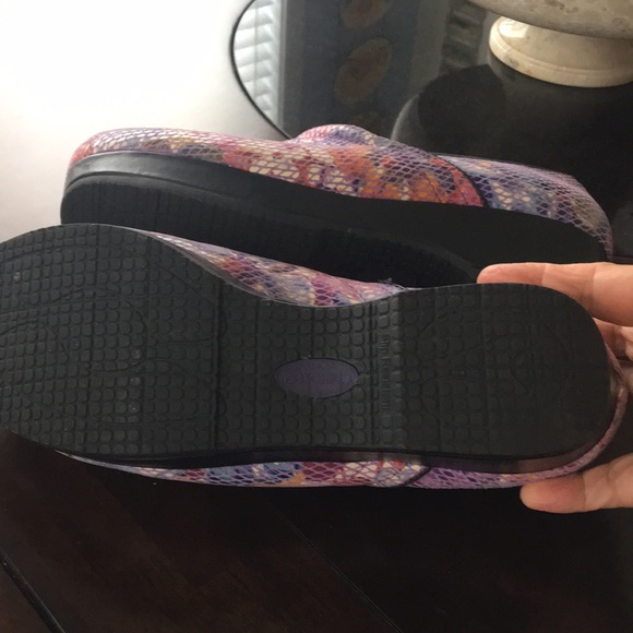 Shoes - Picture 4 of 7